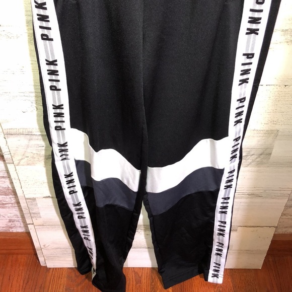 PINK Victoria’s Secret sweatpants track pants size XS gray and black workout​​ - Picture 3 of 5